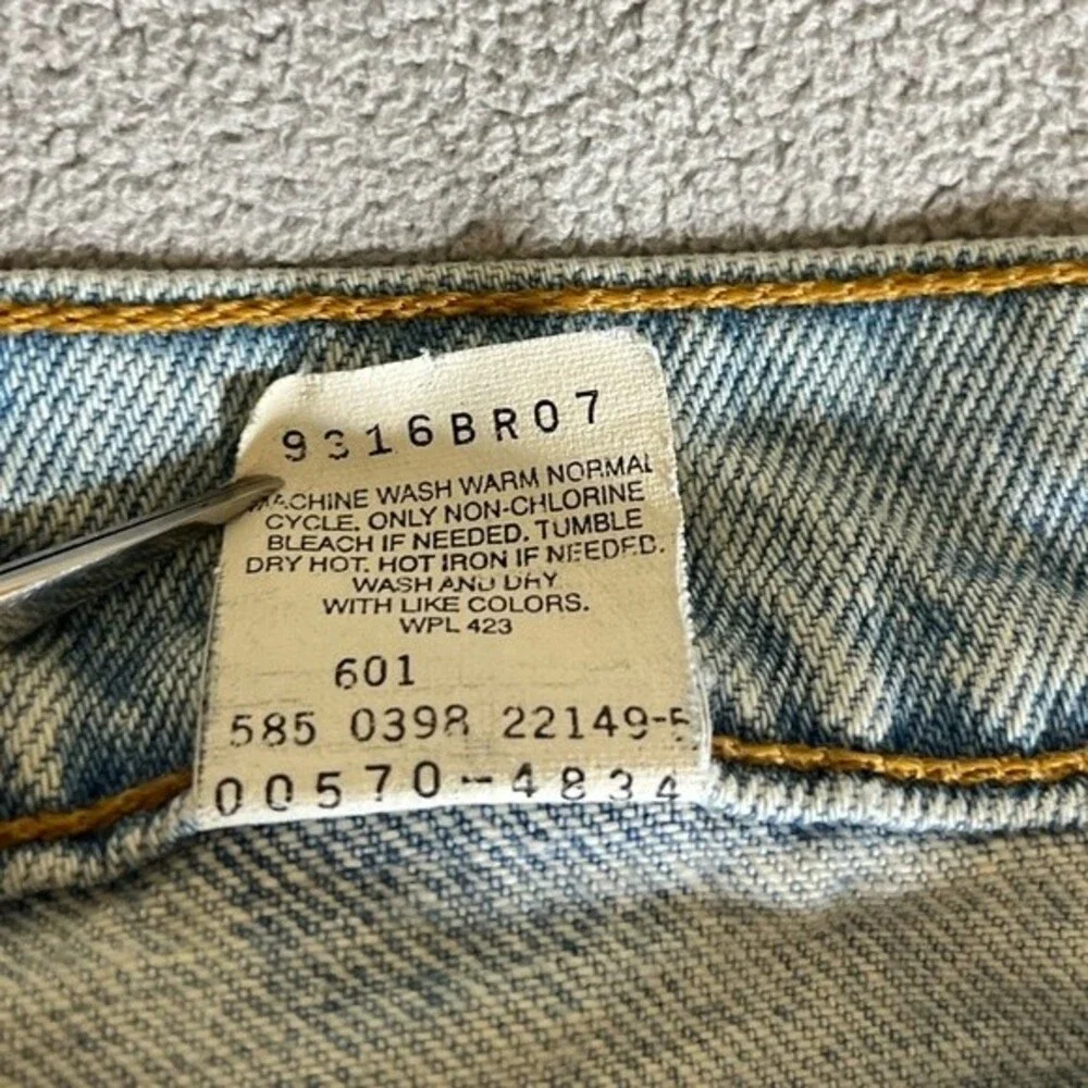 Vintage Levi’s 570 Jeans Size 36x32 baggy fit made in USA